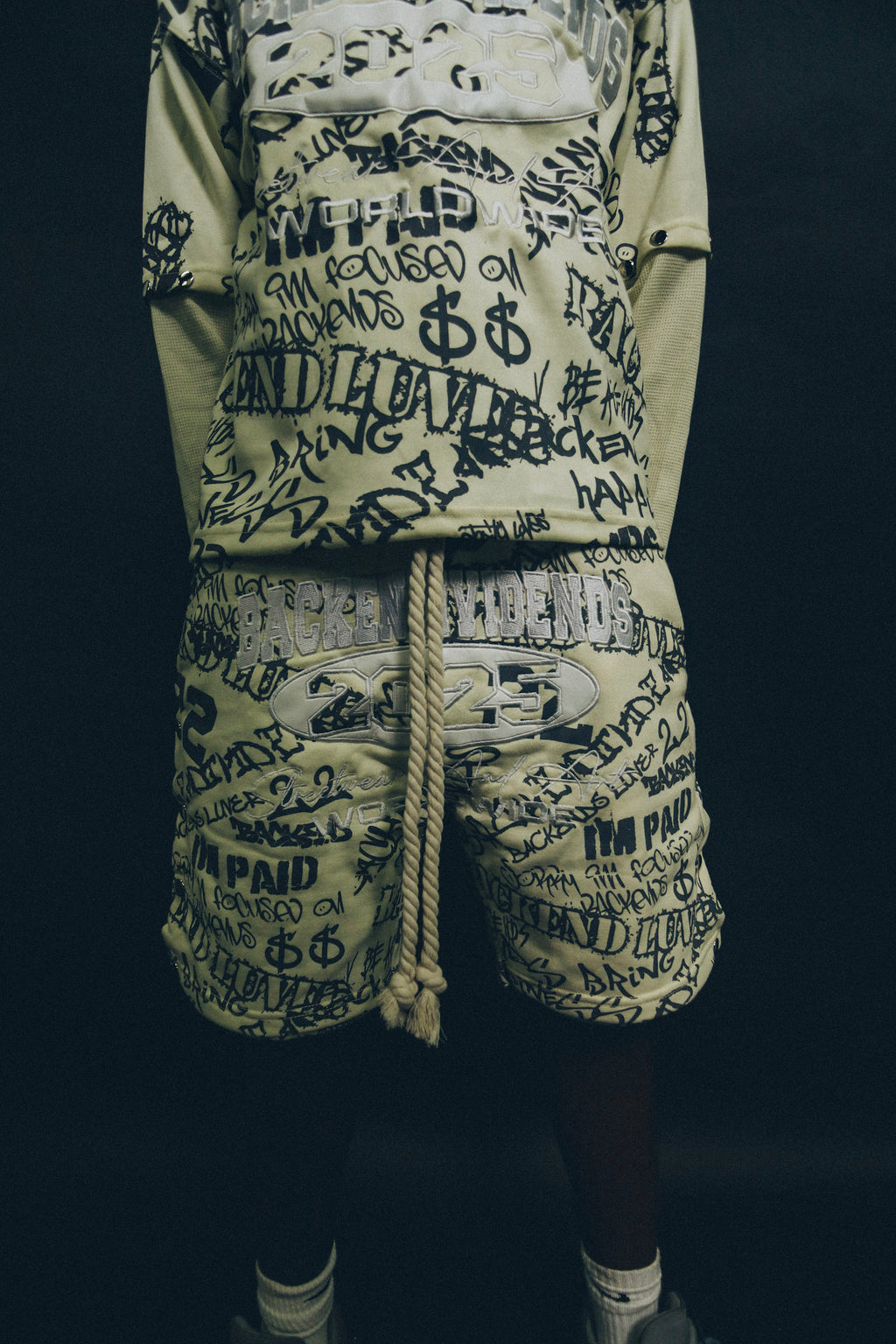 ALL OVER GRAFFITI “SHORTS”