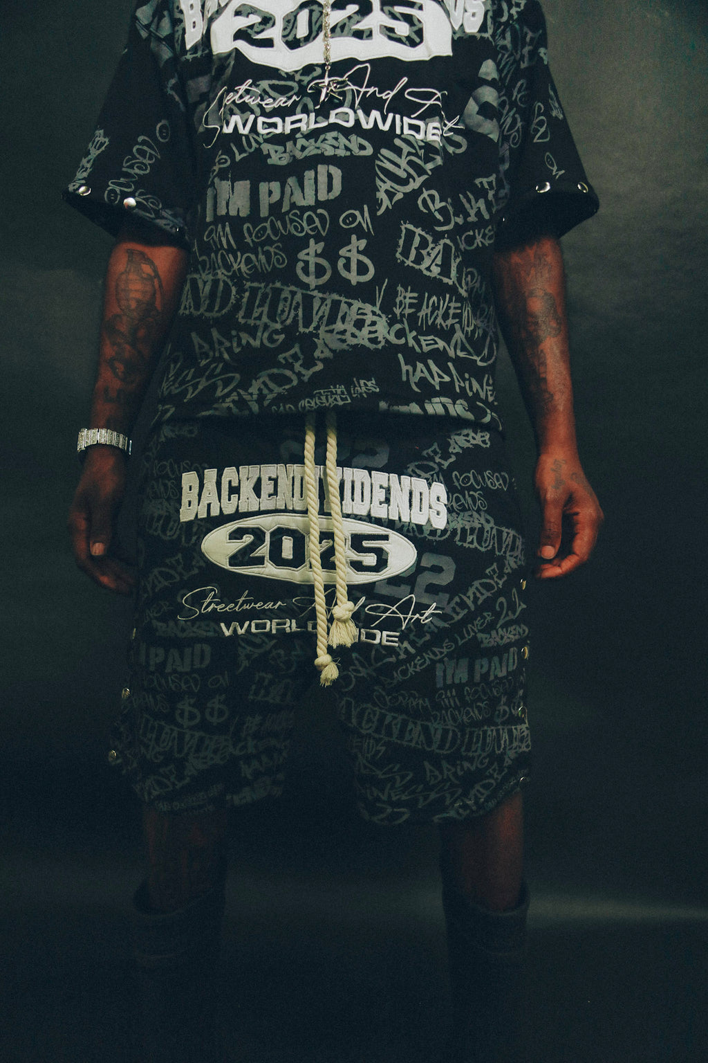 ALL OVER GRAFFITI “SHORTS”